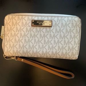 Brand New Michael Kors wallet clutch